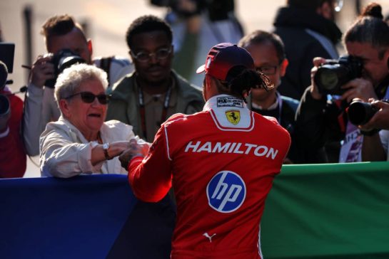 Lewis Hamilton (GBR) Scuderia Ferrari with his mother Carmen Larbalestier (GBR) in qualifying parc ferme.
14.03.2026. Formula 1 World Championship, Rd 2, Chinese Grand Prix, Shanghai, China, Sprint and Qualifying Day.
- www.xpbimages.com, EMail: requests@xpbimages.com © Copyright: Charniaux / XPB Images