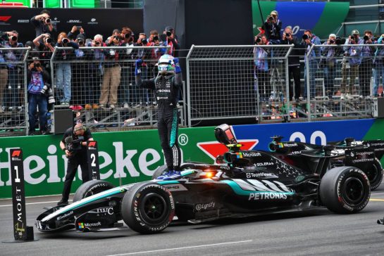 Race winner Andrea Kimi Antonelli (ITA) Mercedes AMG Formula One Team W17 celebrates in parc ferme at the end of the race.
15.03.2026. Formula 1 World Championship, Rd 2, Chinese Grand Prix, Shanghai, China, Race Day.
- www.xpbimages.com, EMail: requests@xpbimages.com © Copyright: Bearne / XPB Images
