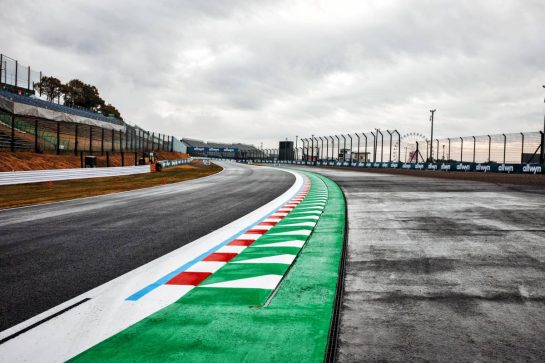 Circuit detail - 130R.
26.03.2026. Formula 1 World Championship, Rd 3, Japanese Grand Prix, Suzuka, Japan, Preparation Day.
- www.xpbimages.com, EMail: requests@xpbimages.com © Copyright: Bearne / XPB Images