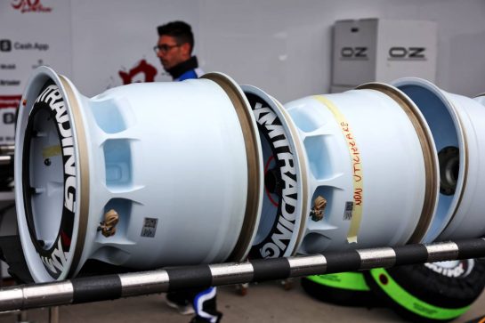 Racing Bulls Formula One Team wheel hubs.
26.03.2026. Formula 1 World Championship, Rd 3, Japanese Grand Prix, Suzuka, Japan, Preparation Day.
- www.xpbimages.com, EMail: requests@xpbimages.com © Copyright: Rew / XPB Images