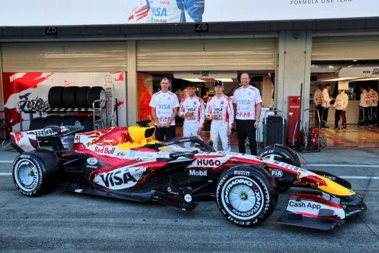 (L to R): Alan Permane (GBR) Racing Bulls Formula One Team Team Principal; Arvid Lindblad (GBR) Racing Bulls Formula One Team VCARB 03; Liam Lawson (NZL) Racing Bulls Formula One Team; Peter Bayer (AUT) Racing Bulls Formula One Team Chief Executive Officer - at a team photograph.
26.03.2026. Formula 1 World Championship, Rd 3, Japanese Grand Prix, Suzuka, Japan, Preparation Day.
- www.xpbimages.com, EMail: requests@xpbimages.com © Copyright: Batchelor / XPB Images