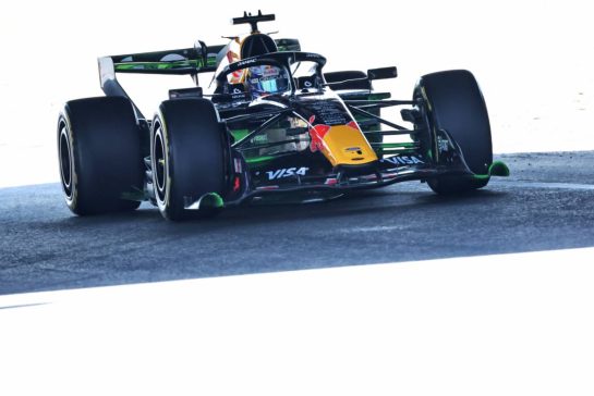 Max Verstappen (NLD) Red Bull Racing RB22.
27.03.2026. Formula 1 World Championship, Rd 3, Japanese Grand Prix, Suzuka, Japan, Practice Day.
- www.xpbimages.com, EMail: requests@xpbimages.com © Copyright: Rew / XPB Images