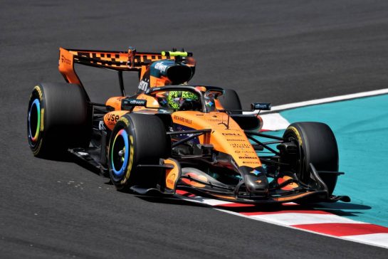 Lando Norris (GBR) McLaren F1 Team MCL40.
27.03.2026. Formula 1 World Championship, Rd 3, Japanese Grand Prix, Suzuka, Japan, Practice Day.
- www.xpbimages.com, EMail: requests@xpbimages.com © Copyright: Charniaux / XPB Images
