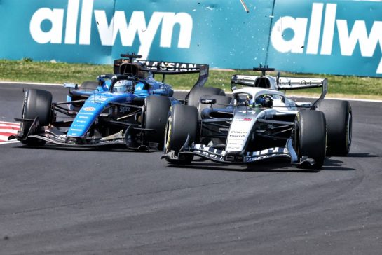 Alexander Albon (THA) Williams F1 Team FW48 and Sergio Perez (MEX) Cadillac Formula 1 Team MAC-26 collide in the first practice session.
27.03.2026. Formula 1 World Championship, Rd 3, Japanese Grand Prix, Suzuka, Japan, Practice Day.
- www.xpbimages.com, EMail: requests@xpbimages.com © Copyright: Charniaux / XPB Images