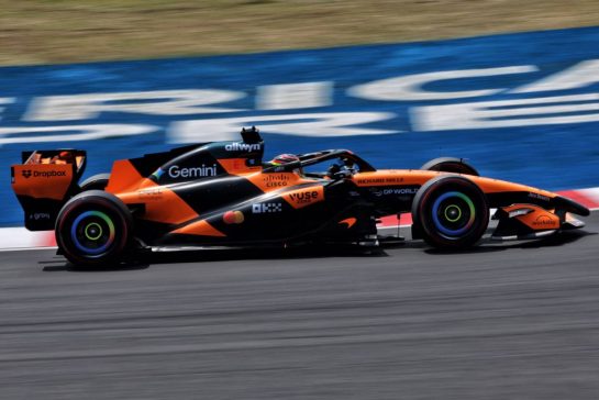 Oscar Piastri (AUS) McLaren F1 Team MCL40.
28.03.2026. Formula 1 World Championship, Rd 3, Japanese Grand Prix, Suzuka, Japan, Qualifying Day.
- www.xpbimages.com, EMail: requests@xpbimages.com © Copyright: Rew / XPB Images