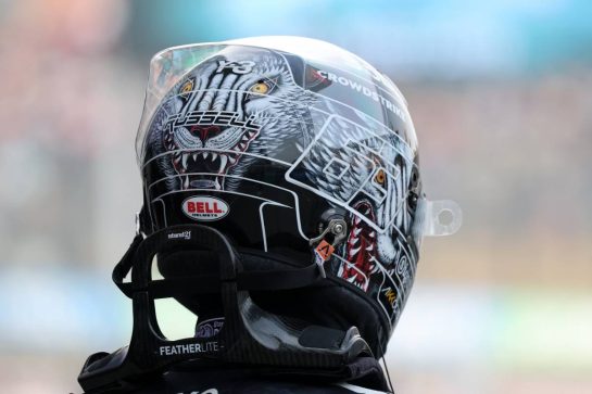 George Russell (GBR) Mercedes AMG Formula One Team in qualifying parc ferme.
28.03.2026. Formula 1 World Championship, Rd 3, Japanese Grand Prix, Suzuka, Japan, Qualifying Day.
- www.xpbimages.com, EMail: requests@xpbimages.com © Copyright: Charniaux / XPB Images