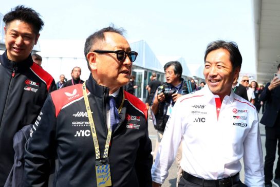 (L to R): Akio Toyoda (JPN) Toyota Motor Corporation Chairman with Ayao Komatsu (JPN) Haas F1 Team Principal.
29.03.2026. Formula 1 World Championship, Rd 3, Japanese Grand Prix, Suzuka, Japan, Race Day.
- www.xpbimages.com, EMail: requests@xpbimages.com © Copyright: Bearne / XPB Images