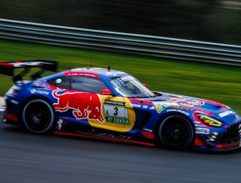 Mystery damage ruins Verstappen’s charge in Nürburgring NLS5