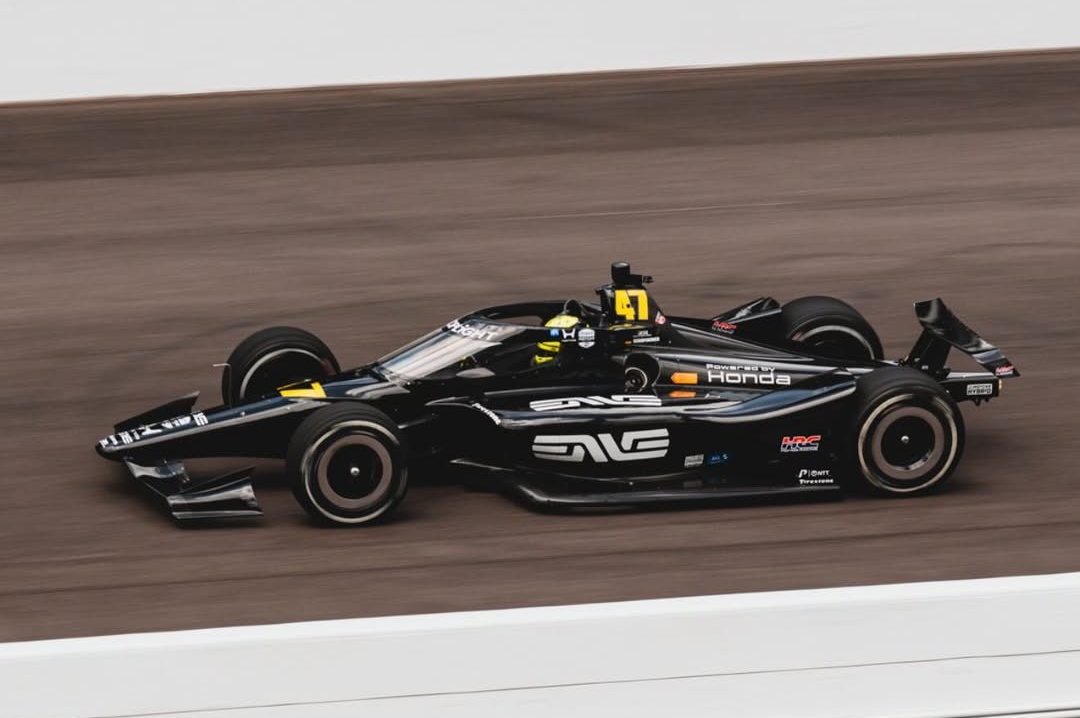 Schumacher turns left - passes Indy 500 rookie test