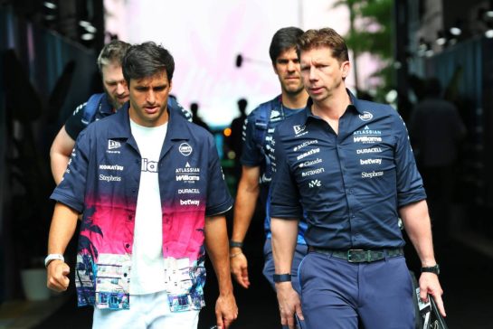 (L to R): Carlos Sainz (ESP) Williams F1 Team with James Vowles (GBR) Williams F1 Team, Team Principal.
30.04.2026. Formula 1 World Championship, Rd 4, Miami Grand Prix, Miami, Florida, USA, Preparation Day.
- www.xpbimages.com, EMail: requests@xpbimages.com © Copyright: Bearne / XPB Images