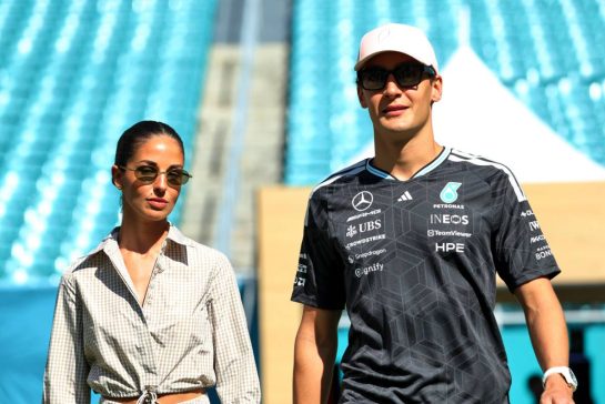 (L to R): Carmen Montero Mundt with her boyfriend George Russell (GBR) Mercedes AMG Formula One Team.
01.05.2026. Formula 1 World Championship, Rd 4, Miami Grand Prix, Miami, Florida, USA, Sprint Qualifying Day.
- www.xpbimages.com, EMail: requests@xpbimages.com © Copyright: Rew / XPB Images