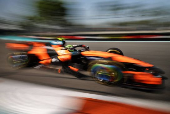 Lando Norris (GBR) McLaren F1 Team MCL40.
01.05.2026. Formula 1 World Championship, Rd 4, Miami Grand Prix, Miami, Florida, USA, Sprint Qualifying Day.
- www.xpbimages.com, EMail: requests@xpbimages.com © Copyright: Dunbar / XPB Images
