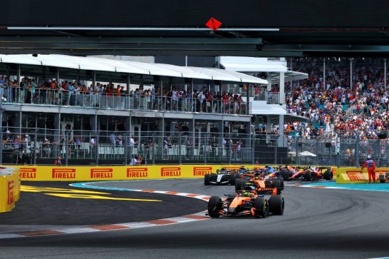 Lando Norris (GBR) McLaren F1 Team MCL40 leads at the start of Sprint.
02.05.2026. Formula 1 World Championship, Rd 4, Miami Grand Prix, Miami, Florida, USA, Sprint and Qualifying Day.
- www.xpbimages.com, EMail: requests@xpbimages.com © Copyright: Patching / XPB Images