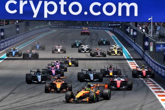 Lando Norris (GBR) McLaren F1 Team MCL40 leads at the start of Sprint.
02.05.2026. Formula 1 World Championship, Rd 4, Miami Grand Prix, Miami, Florida, USA, Sprint and Qualifying Day.
- www.xpbimages.com, EMail: requests@xpbimages.com © Copyright: Moy / XPB Images
