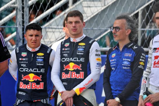 (L to R): Isack Hadjar (FRA) Red Bull Racing; Max Verstappen (NLD) Red Bull Racing; and Laurent Mekies (FRA) Red Bull Racing Team Principal and CEO, as the grid pays its respects to Alex Zanardi (ITA).
02.05.2026. Formula 1 World Championship, Rd 4, Miami Grand Prix, Miami, Florida, USA, Sprint and Qualifying Day.
- www.xpbimages.com, EMail: requests@xpbimages.com © Copyright: Moy / XPB Images
