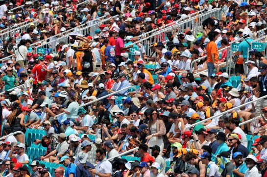 Circuit atmosphere fans in the grandstand.
02.05.2026. Formula 1 World Championship, Rd 4, Miami Grand Prix, Miami, Florida, USA, Sprint and Qualifying Day.
- www.xpbimages.com, EMail: requests@xpbimages.com © Copyright: Moy / XPB Images