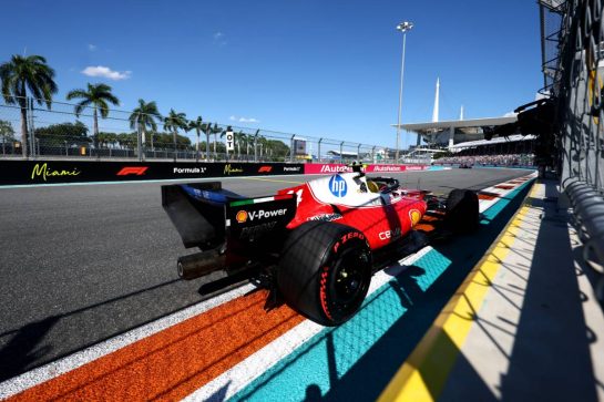 Lewis Hamilton (GBR) Scuderia Ferrari SF-26.
02.05.2026. Formula 1 World Championship, Rd 4, Miami Grand Prix, Miami, Florida, USA, Sprint and Qualifying Day.
- www.xpbimages.com, EMail: requests@xpbimages.com © Copyright: Bearne / XPB Images