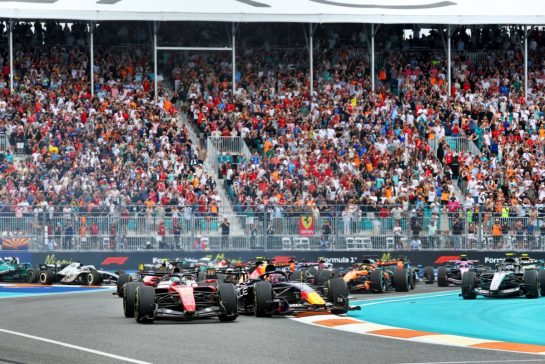 Charles Leclerc (MON) Scuderia Ferrari SF-26 leads at the start of the race as Max Verstappen (NLD) Red Bull Racing RB22 spins.
03.05.2026. Formula 1 World Championship, Rd 4, Miami Grand Prix, Miami, Florida, USA, Race Day.
- www.xpbimages.com, EMail: requests@xpbimages.com © Copyright: Bearne / XPB Images