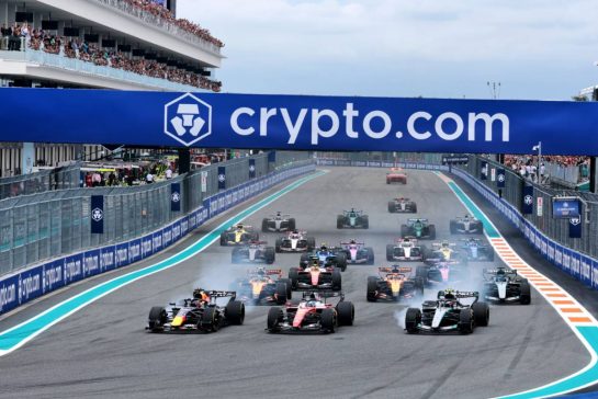 (L to R): Max Verstappen (NLD) Red Bull Racing RB22; Charles Leclerc (MON) Scuderia Ferrari SF-26; and Andrea Kimi Antonelli (ITA) Mercedes AMG Formula One Team W17 at the start of the race.
03.05.2026. Formula 1 World Championship, Rd 4, Miami Grand Prix, Miami, Florida, USA, Race Day.
- www.xpbimages.com, EMail: requests@xpbimages.com © Copyright: Moy / XPB Images