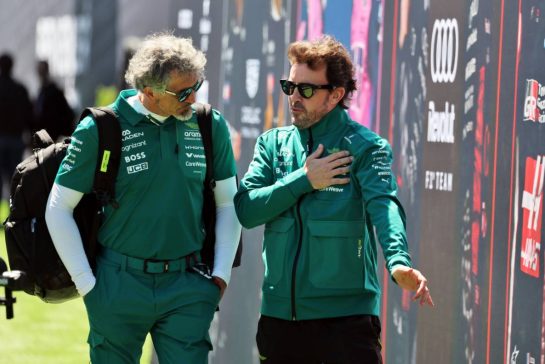 (L to R): Edoardo Bendinelli (ITA) Aston Martin F1 Team Personal Trainer with Fernando Alonso (ESP) Aston Martin F1 Team.
21.05.2026. Formula 1 World Championship, Rd 5, Canadian Grand Prix, Montreal, Canada, Preparation Day.
- www.xpbimages.com, EMail: requests@xpbimages.com © Copyright: Moy / XPB Images