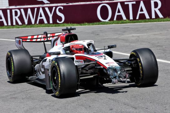 Esteban Ocon (FRA) Haas F1 Team VF-26 enters the pits with a missing front wing during Practice.
22.05.2026. Formula 1 World Championship, Rd 5, Canadian Grand Prix, Montreal, Canada, Sprint Qualifying Day.
- www.xpbimages.com, EMail: requests@xpbimages.com © Copyright: Batchelor / XPB Images