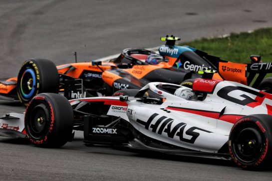 Lando Norris (GBR) McLaren F1 Team MCL40 and Oliver Bearman (GBR) Haas F1 Team VF-26 battle for position.
24.05.2026. Formula 1 World Championship, Rd 5, Canadian Grand Prix, Montreal, Canada, Race Day.
- www.xpbimages.com, EMail: requests@xpbimages.com © Copyright: Dunbar / XPB Images