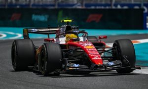 Hamilton says Ferrari simulator ‘sends me in the wrong direction’