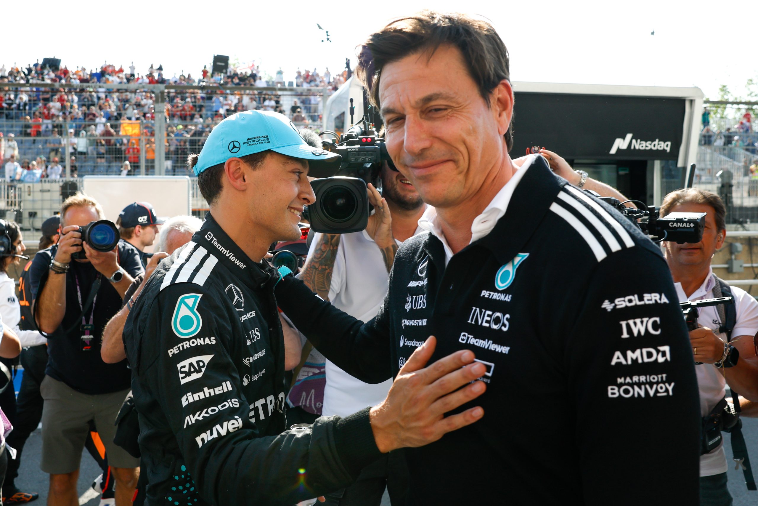 Wolff confirms Russell will stay at Mercedes through 2027