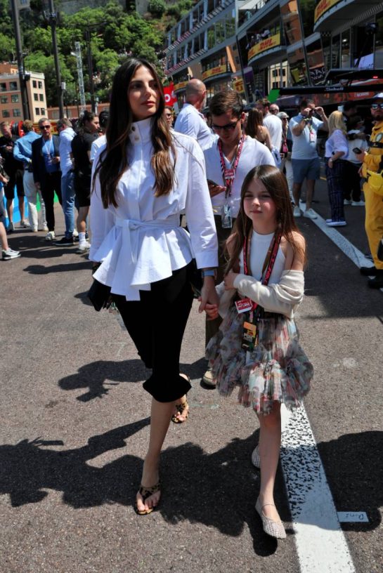 Kelly Piquet (BRA) and her daughter Penelope.
06.06.2026. Formula 1 World Championship, Rd 6, Monaco Grand Prix, Monte Carlo, Monaco, Qualifying Day.
- www.xpbimages.com, EMail: requests@xpbimages.com © Copyright: Batchelor / XPB Images