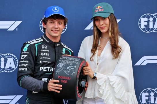 (L to R): Andrea Kimi Antonelli (ITA) Mercedes AMG Formula One Team receives the Pirelli Pole Position Award from Eileen Gu (USA) / (CHN) Freestyle SkFelix Rosenqvist (SWE) in qualifying parc ferme.
06.06.2026. Formula 1 World Championship, Rd 6, Monaco Grand Prix, Monte Carlo, Monaco, Qualifying Day.
- www.xpbimages.com, EMail: requests@xpbimages.com © Copyright: Batchelor / XPB Images