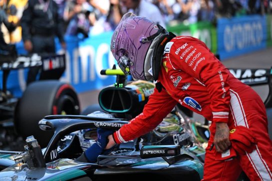 Third placed Lewis Hamilton (GBR) Scuderia Ferrari congratulates pole sitter Andrea Kimi Antonelli (ITA) Mercedes AMG Formula One Team W17 in qualifying parc ferme.
06.06.2026. Formula 1 World Championship, Rd 6, Monaco Grand Prix, Monte Carlo, Monaco, Qualifying Day.
- www.xpbimages.com, EMail: requests@xpbimages.com © Copyright: Price / XPB Images