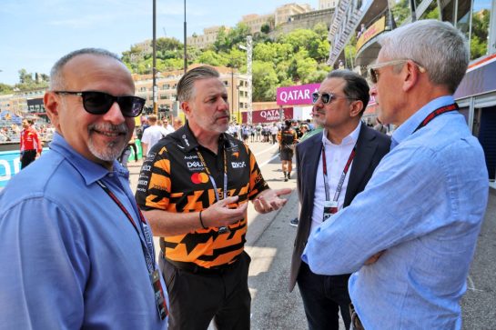 Zak Brown (USA) McLaren F1 Team Executive Director with Crown Prince Shaikh Salman bin Isa Hamad Al Khalifa (BRN) (Left) and guests.
07.06.2026. Formula 1 World Championship, Rd 6, Monaco Grand Prix, Monte Carlo, Monaco, Race Day.
- www.xpbimages.com, EMail: requests@xpbimages.com © Copyright: Batchelor / XPB Images