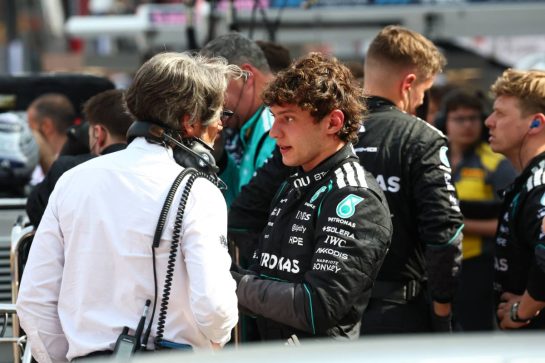 Andrea Kimi Antonelli (ITA) Mercedes AMG Formula One Team in the pits as the race is red flagged.
07.06.2026. Formula 1 World Championship, Rd 6, Monaco Grand Prix, Monte Carlo, Monaco, Race Day.
- www.xpbimages.com, EMail: requests@xpbimages.com © Copyright: Bearne / XPB Images