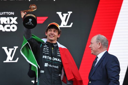 Race winner Andrea Kimi Antonelli (ITA) Mercedes AMG Formula One Team celebrates on the podium with HSH Prince Albert of Monaco (MON).
07.06.2026. Formula 1 World Championship, Rd 6, Monaco Grand Prix, Monte Carlo, Monaco, Race Day.
- www.xpbimages.com, EMail: requests@xpbimages.com © Copyright: Charniaux / XPB Images