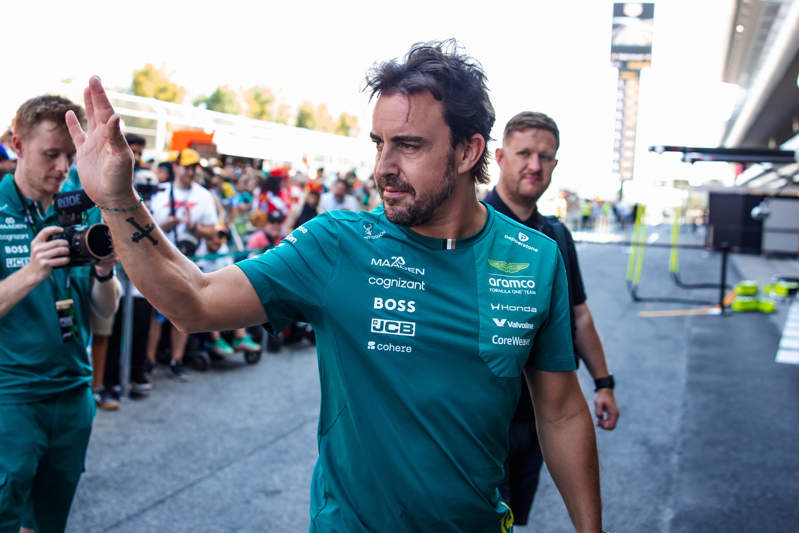 Aston Martin breaks silence on Alonso&rsquo;s F1 future