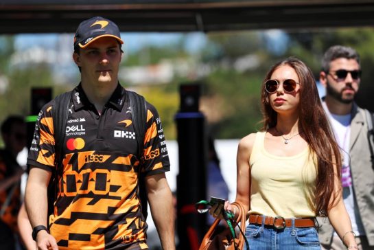 (L to R): Oscar Piastri (AUS) McLaren F1 Team with his girlfriend Lily Zneimer (GBR).
12.06.2026. Formula 1 World Championship, Rd 7, Barcelona-Catalunya Grand Prix, Barcelona, Spain, Practice Day.
- www.xpbimages.com, EMail: requests@xpbimages.com © Copyright: Rew / XPB Images