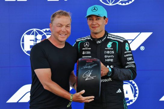 (L to R): Sir Chris Hoy (GBR) presents the Pirelli Pole Position Award to George Russell (GBR) Mercedes AMG Formula One Team in qualifying parc ferme.
13.06.2026. Formula 1 World Championship, Rd 7, Barcelona-Catalunya Grand Prix, Barcelona, Spain, Qualifying Day.
- www.xpbimages.com, EMail: requests@xpbimages.com © Copyright: Batchelor / XPB Images