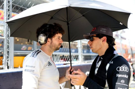 (L to R): Jose Manuel Lopez Garcia (ESP) Audi F1 Team Race Engineer on the grid with Gabriel Bortoleto (BRA) Audi F1 Team.
14.06.2026. Formula 1 World Championship, Rd 7, Barcelona-Catalunya Grand Prix, Barcelona, Spain, Race Day.
- www.xpbimages.com, EMail: requests@xpbimages.com © Copyright: Charniaux / XPB Images