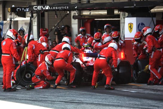 Lewis Hamilton (GBR) Scuderia Ferrari SF-26 makes a pit stop.
14.06.2026. Formula 1 World Championship, Rd 7, Barcelona-Catalunya Grand Prix, Barcelona, Spain, Race Day.
- www.xpbimages.com, EMail: requests@xpbimages.com © Copyright: Rew / XPB Images