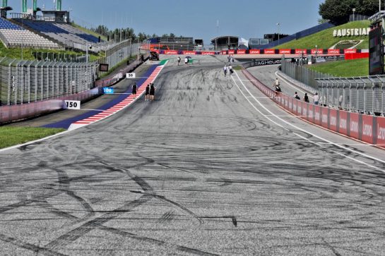 Circuit atmosphere - Start / finish straight.
25.06.2026. Formula 1 World Championship, Rd 8, Austrian Grand Prix, Spielberg, Austria, Preparation Day.
- www.xpbimages.com, EMail: requests@xpbimages.com © Copyright: Moy / XPB Images