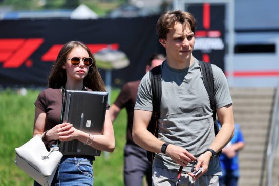 (L to R): Lily Zneimer (GBR) with her boyfriend Oscar Piastri (AUS) McLaren F1 Team.
25.06.2026. Formula 1 World Championship, Rd 8, Austrian Grand Prix, Spielberg, Austria, Preparation Day.
- www.xpbimages.com, EMail: requests@xpbimages.com © Copyright: Moy / XPB Images