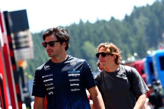 Carlos Sainz (ESP) Williams F1 Team.
25.06.2026. Formula 1 World Championship, Rd 8, Austrian Grand Prix, Spielberg, Austria, Preparation Day.
- www.xpbimages.com, EMail: requests@xpbimages.com © Copyright: Bearne / XPB Images