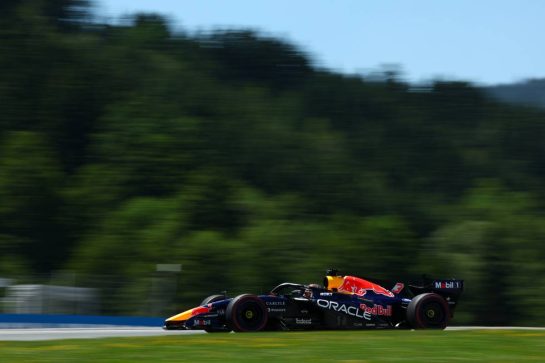 Max Verstappen (NLD) Red Bull Racing RB22.
26.06.2026. Formula 1 World Championship, Rd 8, Austrian Grand Prix, Spielberg, Austria, Practice Day.
- www.xpbimages.com, EMail: requests@xpbimages.com © Copyright: Bearne / XPB Images
