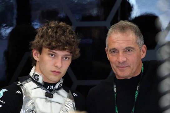 (L to R): Andrea Kimi Antonelli (ITA) Mercedes AMG Formula One Team with his father Marco Antonelli (ITA).
27.06.2026. Formula 1 World Championship, Rd 8, Austrian Grand Prix, Spielberg, Austria, Qualifying Day.
- www.xpbimages.com, EMail: requests@xpbimages.com © Copyright: Batchelor / XPB Images