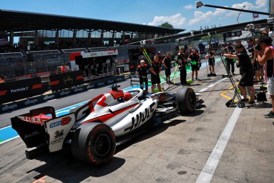 Esteban Ocon (FRA) Haas F1 Team VF-26 practices a pit stop.
27.06.2026. Formula 1 World Championship, Rd 8, Austrian Grand Prix, Spielberg, Austria, Qualifying Day.
- www.xpbimages.com, EMail: requests@xpbimages.com © Copyright: Charniaux / XPB Images