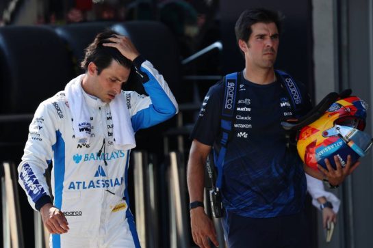 Carlos Sainz (ESP) Williams F1 Team with Borja Presol (ESP) Williams F1 Team Personal Trainer.
27.06.2026. Formula 1 World Championship, Rd 8, Austrian Grand Prix, Spielberg, Austria, Qualifying Day.
- www.xpbimages.com, EMail: requests@xpbimages.com © Copyright: Batchelor / XPB Images