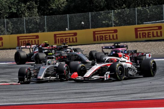 Gabriel Bortoleto (BRA) Audi F1 Team R26 an Esteban Ocon (FRA) Haas F1 Team VF-26 battle for position.
28.06.2026. Formula 1 World Championship, Rd 8, Austrian Grand Prix, Spielberg, Austria, Race Day.
- www.xpbimages.com, EMail: requests@xpbimages.com © Copyright: Charniaux / XPB Images