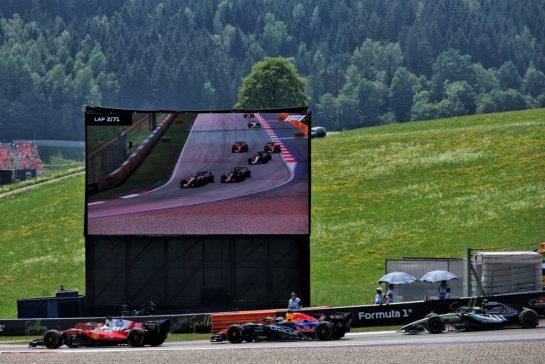 Charles Leclerc (MON) Scuderia Ferrari SF-26 and Max Verstappen (NLD) Red Bull Racing RB22 battle for position.
28.06.2026. Formula 1 World Championship, Rd 8, Austrian Grand Prix, Spielberg, Austria, Race Day.
- www.xpbimages.com, EMail: requests@xpbimages.com © Copyright: Bearne / XPB Images