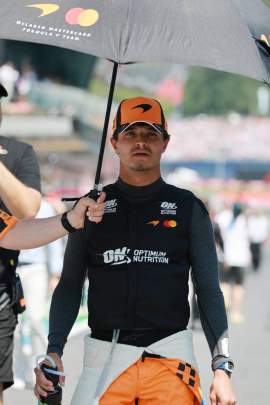 Lando Norris (GBR) McLaren F1 Team on the grid.
28.06.2026. Formula 1 World Championship, Rd 8, Austrian Grand Prix, Spielberg, Austria, Race Day.
- www.xpbimages.com, EMail: requests@xpbimages.com © Copyright: Moy / XPB Images