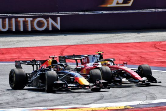 Lewis Hamilton (GBR) Scuderia Ferrari SF-26 and Max Verstappen (NLD) Red Bull Racing RB22 battle for position.
28.06.2026. Formula 1 World Championship, Rd 8, Austrian Grand Prix, Spielberg, Austria, Race Day.
- www.xpbimages.com, EMail: requests@xpbimages.com © Copyright: Batchelor / XPB Images